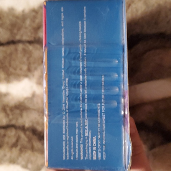 Fingerlings Monkey "Sophie" white with pink hair new in box with bonus stand - Picture 6 of 6